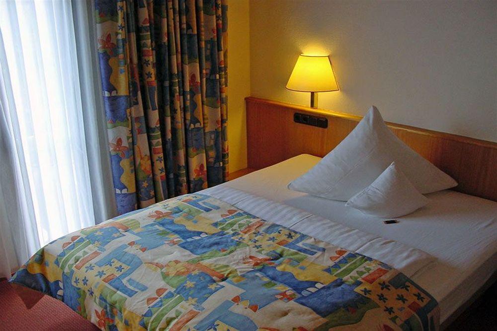 Stadt-Gut-Hotel Filderhotel اوستفيلدن المظهر الخارجي الصورة